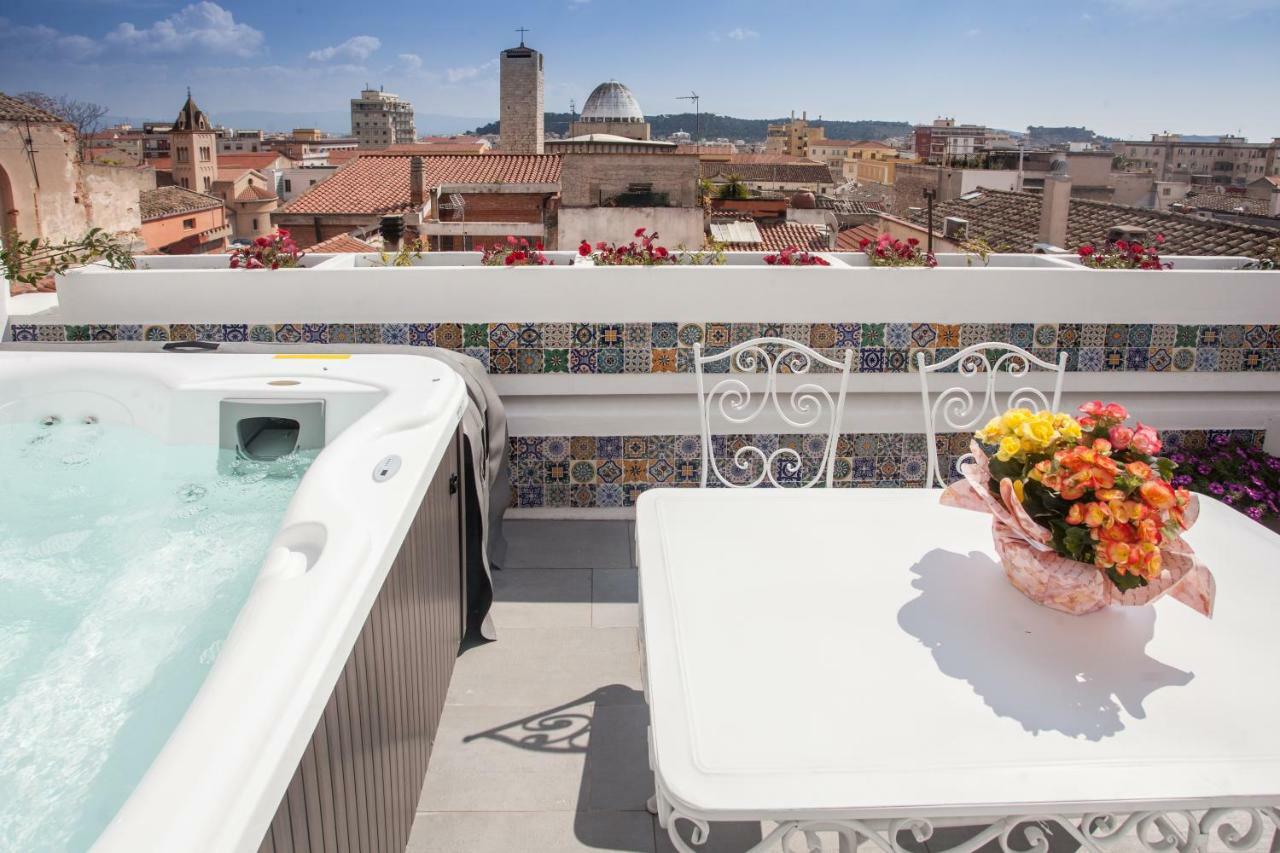 "Bea'S Terrace" - Private Jacuzzi And Panoramic Rooftop In The City Centre Cagliari Exterior foto